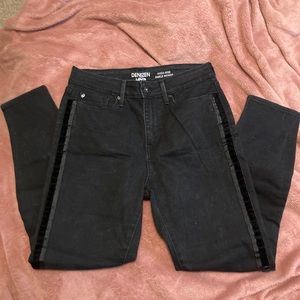 Levi’s black high rise skinny jeans